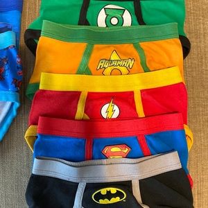 Size 6 unworn briefs. Black/blue/red/orange/green/Spiderman too.